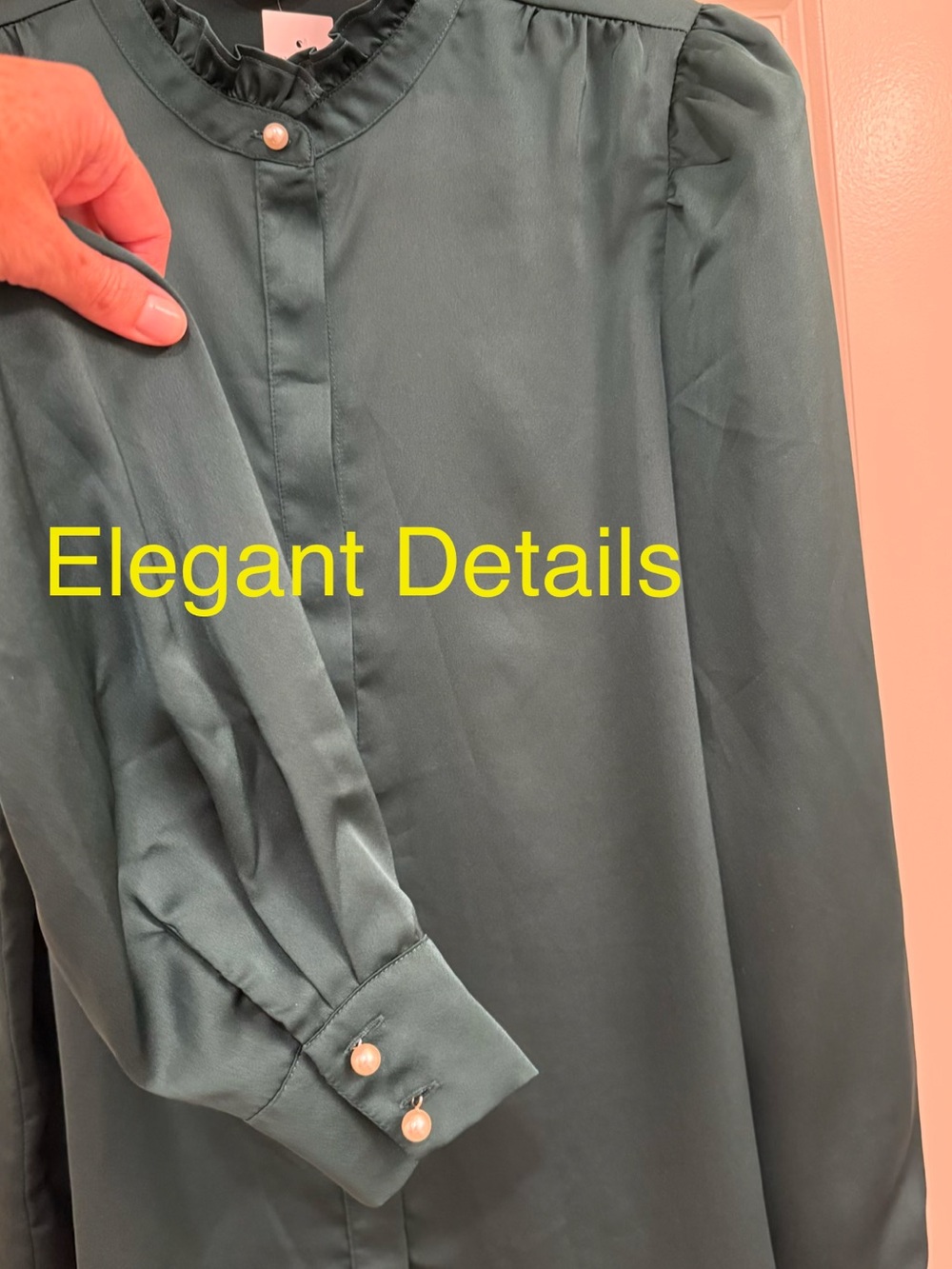 Ann Taylor Green Blouse Pearl Detail NWT 🆕 - Picture 3 of 9